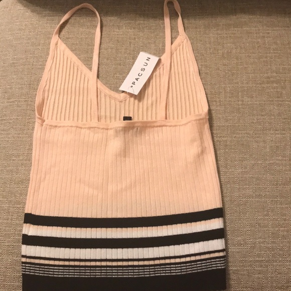 🔴LAST CHANCE 🔴
 NWT Kendall & Kylie tank - Picture 5 of 7